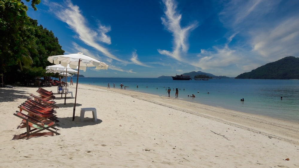 Beautiful scenery at Rang Yai Island (Koh Rang Yai) - 
