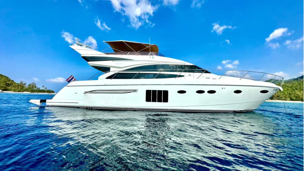 Luminar — 64ft Princess Yacht Superyacht Charter Koh Samui