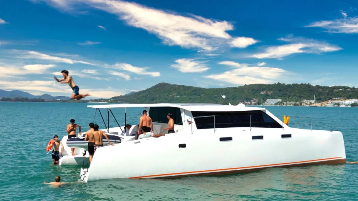 Furero — 45ft Stealth - Asia Catamarans Catamaran à Moteur Charter Krabi