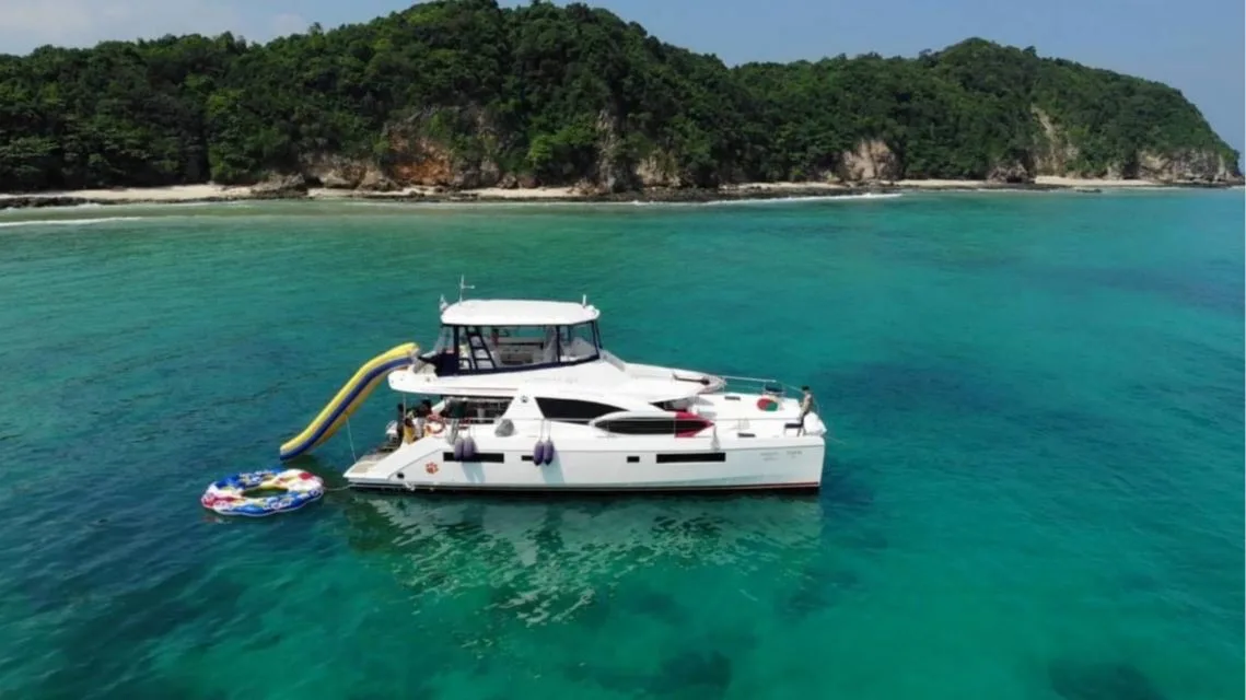 Yetisan — 51ft Leopard Yacht à Moteur Charter Krabi