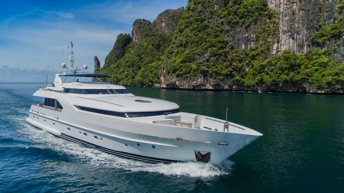 Piano — 112ft Heesen Charter Phuket