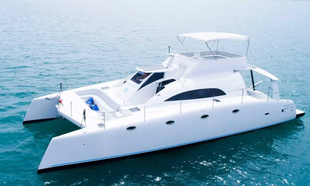 Charter Yacht in Phuket: Discovery - 47ft Stealth - Asia Catamarans
