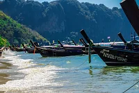 การเช่าเรือกระบี่: ค้นพบสิ่งมหัศจรรย์เขตร้อนในทะเลอันดามัน