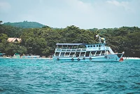 การเช่าเรือยอทช์ในประเทศไทย: การเดินทางผ่านจุดหมายปลายทางอันน่าหลงใหล