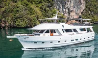 Princess of Siam — 72ft King Yacht Charter Phuket to 詹姆斯·邦德岛（Koh Tapu）