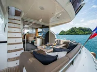  Phi Phi Island (8h) | Maya Bee