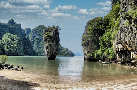 Beautiful scenery at Phang Nga Bay (Khao Phing Kan) - 