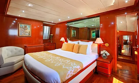  Liveaboard 2 days | Eagle