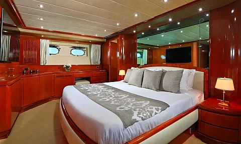  Liveaboard 2 days | Eagle