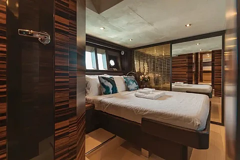  Khai & Naka Island (8h) | Gucci