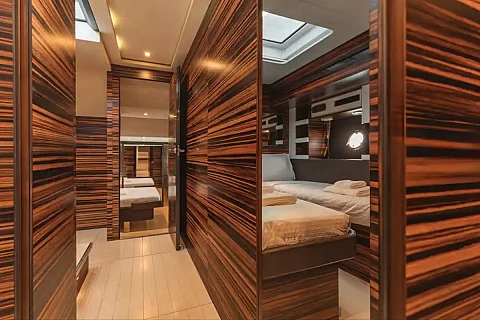  Khai & Naka Island (8h) | Gucci