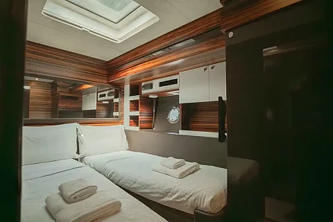  Khai & Naka Island (8h) | Gucci