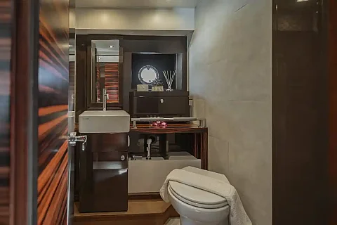  Khai & Naka Island (8h) | Gucci