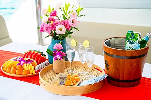  Overnight 7 days / 6 nights | Laura