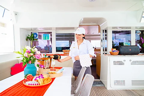  Overnight 7 days / 6 nights | Laura