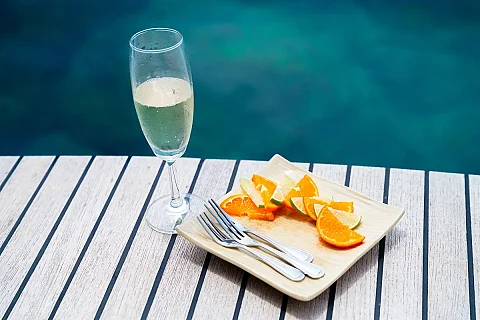  Overnight 7 days / 6 nights | Laura