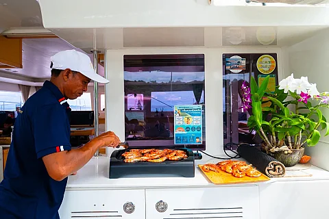  Overnight 7 days / 6 nights | Laura