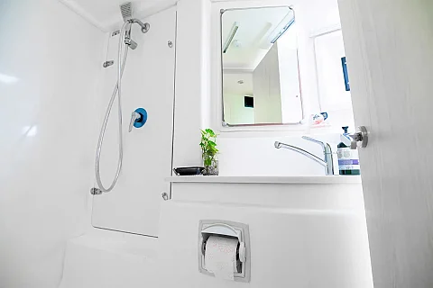  Overnight 7 days / 6 nights | Laura