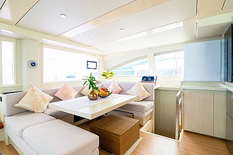  Overnight 7 days / 6 nights | Laura