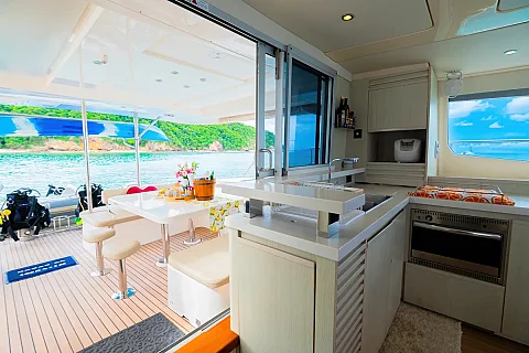  Overnight 7 days / 6 nights | Laura