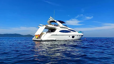  Revolution | 68ft Azimut | Phuket