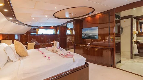  Piano | 112ft Heesen | Phuket