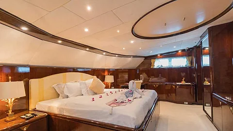  Piano | 112ft Heesen | Phuket