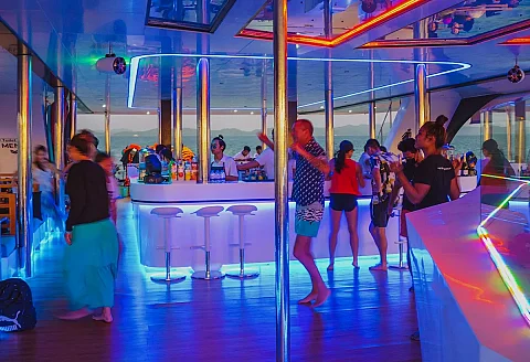  Khai Nok & Khai Nui Island (7小时) | Dancing Queen