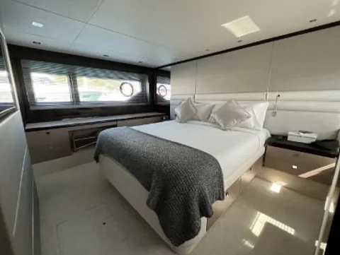  Phi Phi Island (8h) | Bond