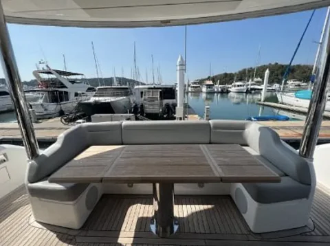  Phi Phi Island (8h) | Bond