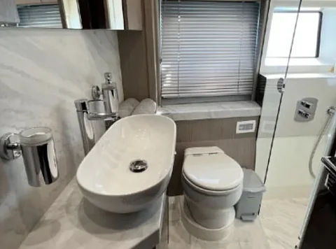  Phi Phi Island (8h) | Bond